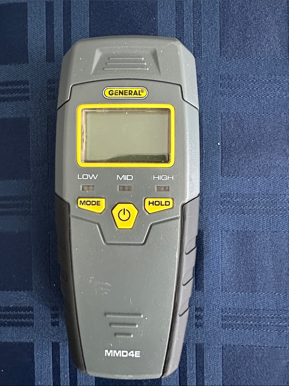 General Tools MMD4E Digital Moisture Meter detecting water leaks